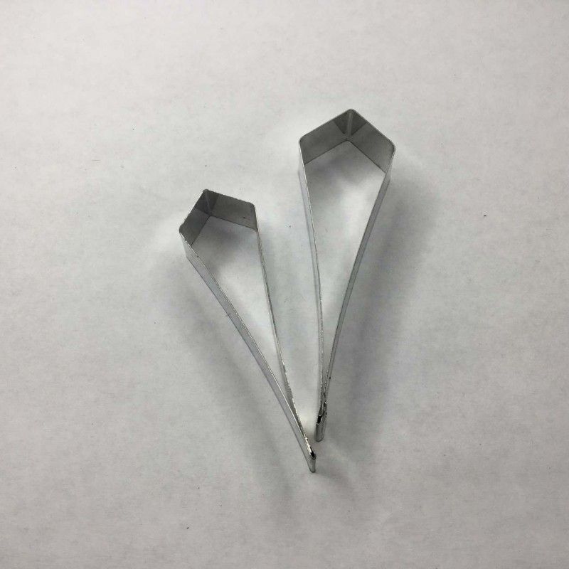 2 CORTADORES METALICOS LYDIA Nº 17