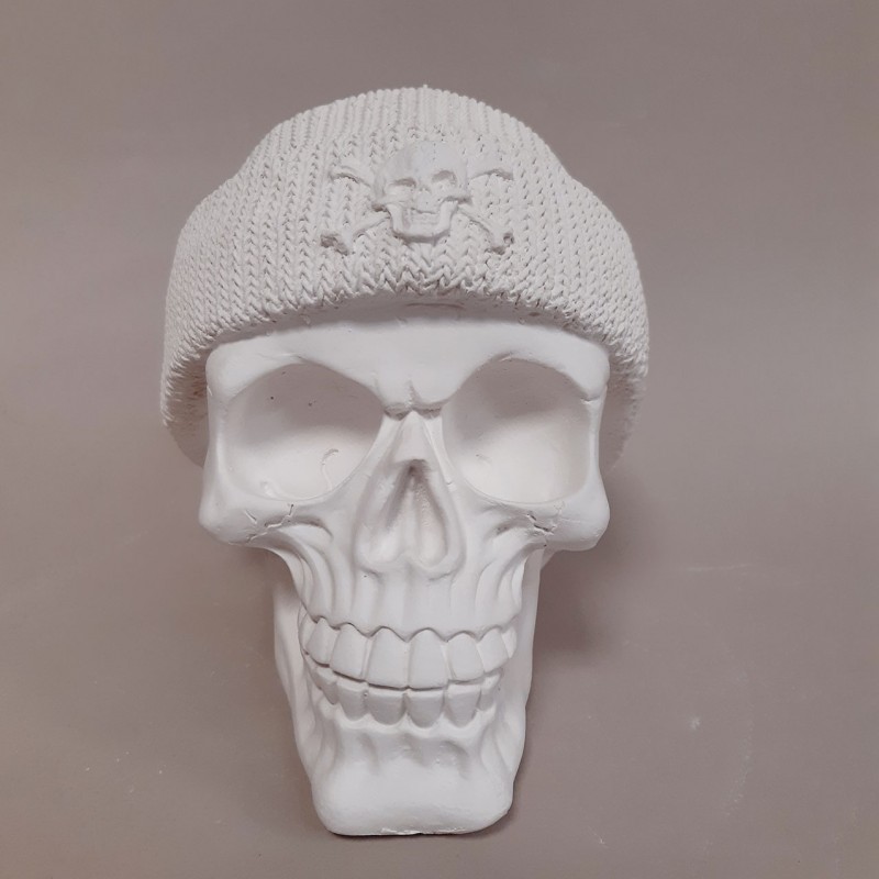 Figura de escayola calavera con gorro vista frente