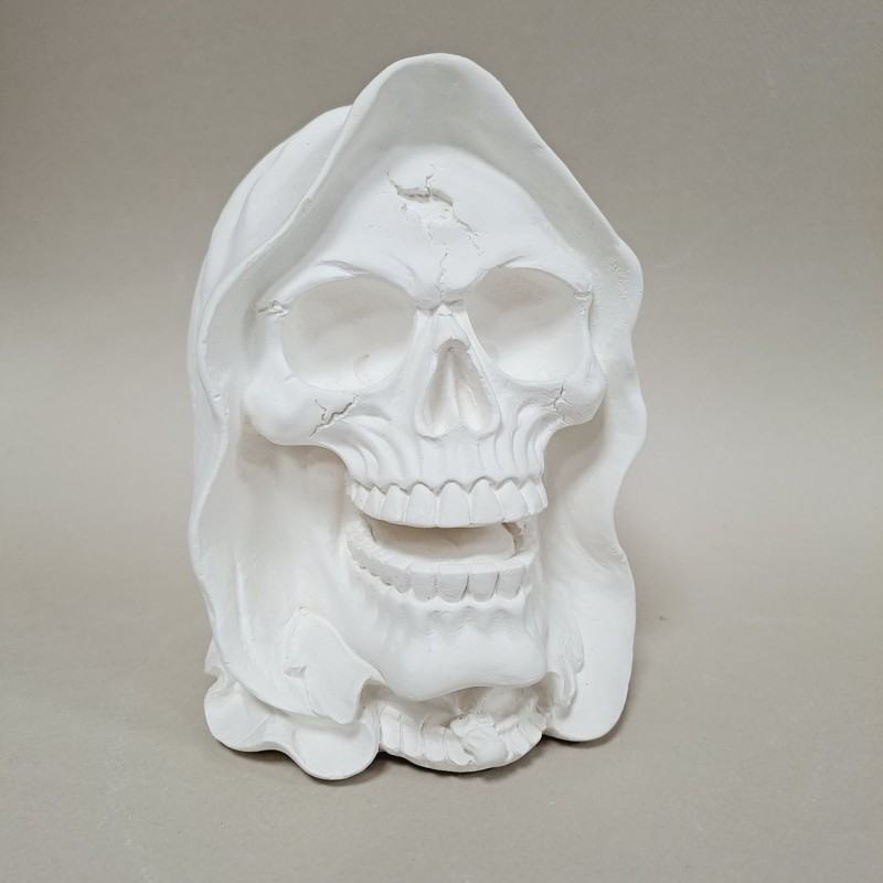 Figura de escayola calavera capa vista frente
